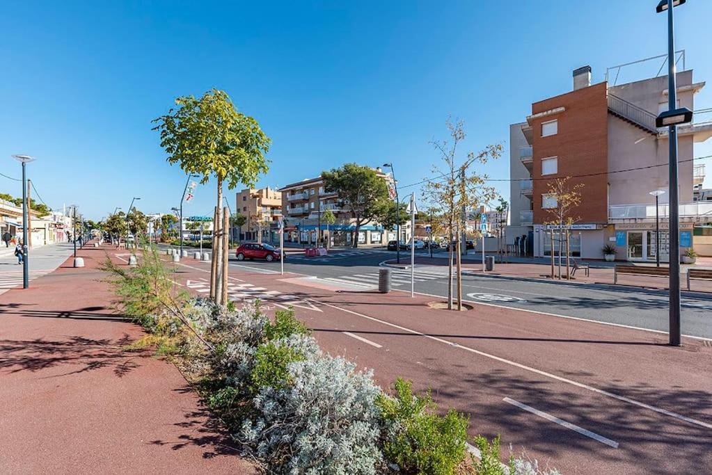 Apartment 2 Min From The Sea Pool, Comfort And Free Wifi