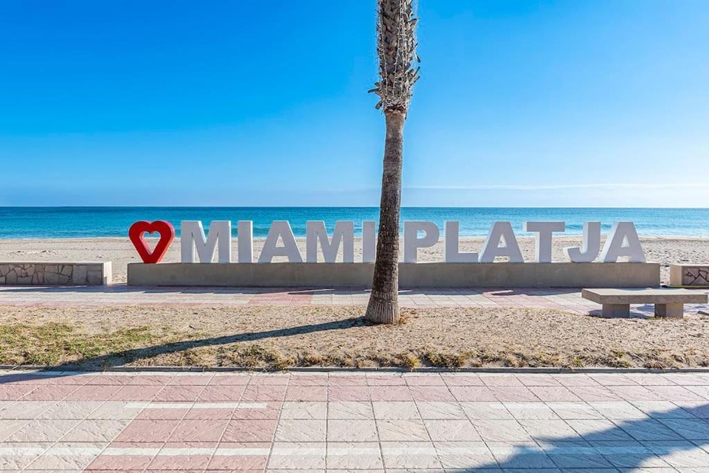2 Min From The Sea Pool, Comfort And Free Wifi Apartment