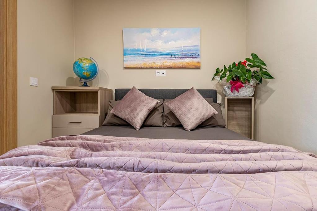 2 Min From The Sea Pool, Comfort And Free Wifi Apartment